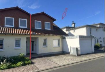 Gepflegte Doppelhaushälfte mit Südterrasse, Garten, Südbalkon und Garage in Kassel-Kirchditmold