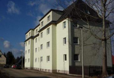 Wohnung im Grünen mit Tageslichtbad!