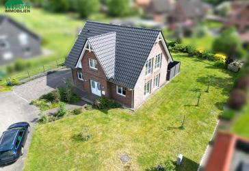 Junges Einfamilienhaus in idyllischer Dorflage - modern, hell und energieeffizient