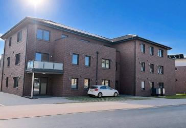 Modernes Penthouse-Juwel mit Riesenbalkon in Leer-Loga! 5 Zimmer