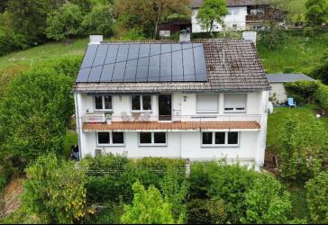 Einfamilienhaus mit Einliegerwohnung und Photovoltaikanlage in schöner Lage von Oberweis