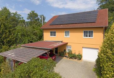 Wohnen mit Zukunft – Gepflegtes EFH mit Einliegerwohnung, PV-Anlage & traumhaftem Garten