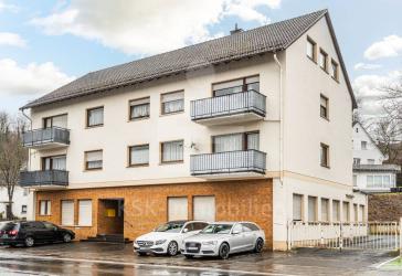 Markantes Wohn-/Geschäftshaus mit zentraler Lage und Potential.