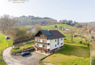 Wohnen mit viel Platz und Potenzial - Zweifamilienhaus mit Gartenidylle