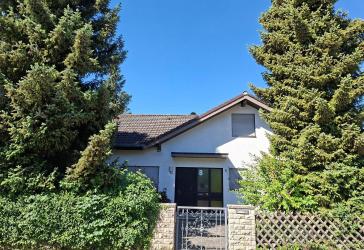 Wohnen mit Stil und Komfort – großzügiger Winkelbungalow in ruhiger Wohnlage
