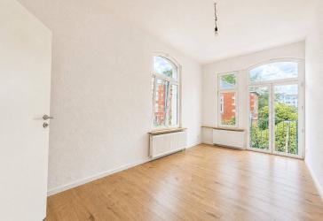 *Erstbezug* Exklusive Wohnung in sanierter Jugendstilvilla mit Garage