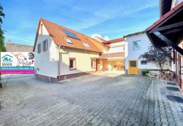 Ein Hof ist ein Zuhause für 4 Familien - ziehen Sie mit Ihren Eltern ein