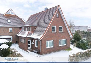 Zentrumsnahes Zweifamilienhaus mit Nebengebäude, Obj. 9308
