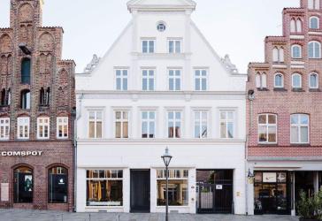 Ladeneinheit in Lüneburgs Fußgängerzone (aktuell COCO Friseur)