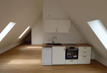 1-Zimmer Dachgeschoss-Appartment, zentral gelegen