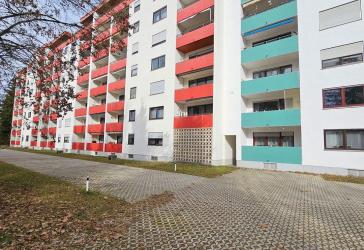 +++ Große 4-Zi.-Whg. mit Loggia und TG-Stellplatz +++