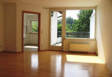 Hell, individuell, schöner Ausblick und über 2 Ebenen