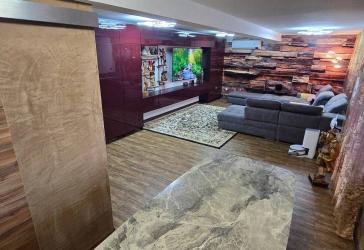 Geschäftshaus Der Traum eines jeden Kleinunternehmers:Arbeiten und Wohnen am selben Ort auf 1.496 m²