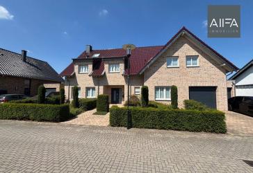 AllFa - Stilvolles Einfamilienhaus mit großzügigem Wohnkomfort in Übach-Palenberg-Scherpenseel!