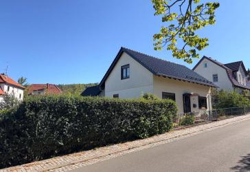 teilsaniertes Einfamilienhaus in guter Lage von Bad Liebenstein