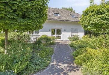 Bezugsfreies 1-2 Familienhaus und Bungalow auf 2.412m² Traumgrundstück in Ratingen