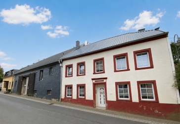 Historisches Hofanwesen mit moderner Technik!