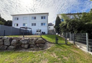 Neuwertige Doppelhaushälfte in schöner Lage