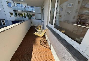 Sonnige 2-Zimmer-Wohnung mit großem Südbalkon in Köln-Nippes - Erstbezug nach Sanierung