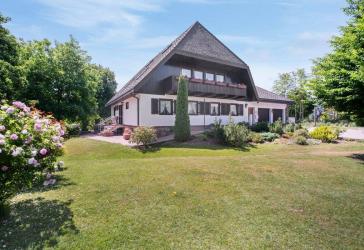 Provisionsfrei - Großzügiges Einfamilienhaus in idyllischer Lage mit Weitblick + ELW