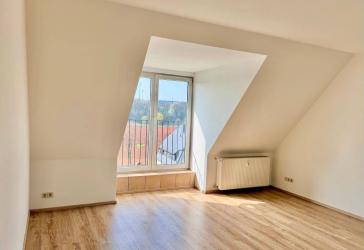 Dachgeschosswohnung in Bernsdorf mit traumhaftem Ausblick