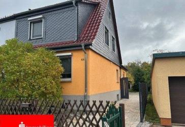 Modernisierte Doppelhaushälfte mit Garten, Vollkeller und Doppelcarport