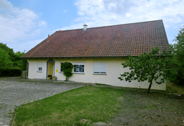 Großzügiges Einfamilienhaus auf 919 m² großem Grundstück in ruhiger Lage