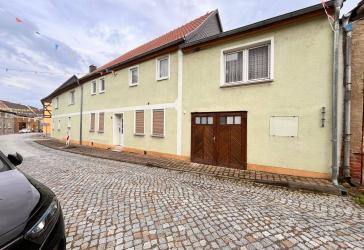 Geräumiges Zweifamilienhaus im Ortskern von Vogelsberg(Thüringen)