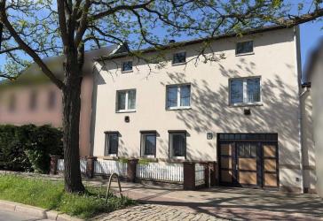 Haus am Stadtrand von Magdeburg mit 1a Verkehrsanbindung z.B. als Mehrfamilienhaus / Mehrgenerationenhaus nutzbar