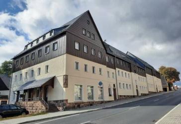 3-Raum Wohnung mit Balkon im 1.Obergeschoss rechts zu vermieten