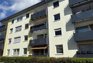Renovierungsbedürftige 4-Zimmer Wohnung in Steinbach/Taunus