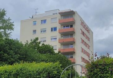2-Zi-Whg. mit Balkon, Aufzug, Hausmeisterservice, Bahn, Bus, Geschäfte in direkter Nähe