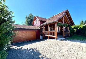Rarität - massives Allgäuer Blockbohlenhaus unterkellert - WF 234 qm - 8 Räume ruhige Lage mit Büro / ELW