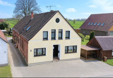 Vollvermietetes Dreifamilienhaus in Elsfleth - Solide Kapitalanlage mit 17.100 € Jahresnettokaltmiete!