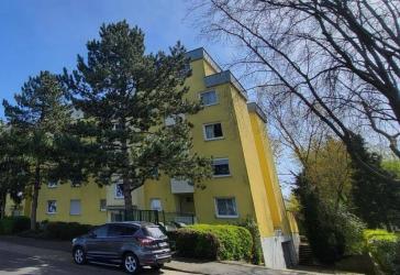 Sehr großzügige und leerstehende Eigentumswohnung mit Balkon zum provisionsfreien Erwerb