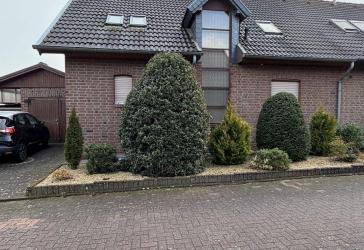 Charmante Doppelhaushälfte im Landhausstil mit Wintergarten & großem Garten in idealer Lage