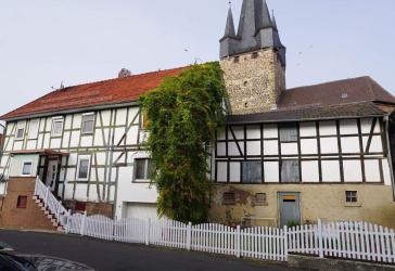 Einfamilien-Fachwerkhaus mit großem Raumangebot. Keine Käuferprovision!