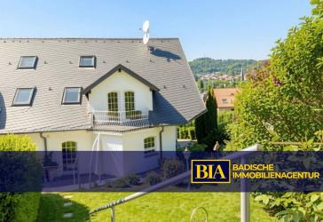 **RESERVIERT**Exklusive Doppelhaushälfte - mit atemberaubendem Vogesenblick - und großzügigem Garten