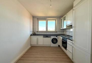 3-Zimmer-Wohnung mit Balkon Top-Anbindung / neues Badezimmer