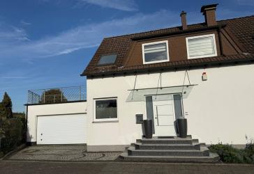 Gepflegtes freistehendes Einfamilienhaus mit großer Garage in Recklinghausen