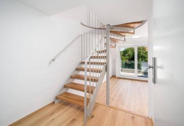 RARITÄT IM LEHEL | Modernisierte Maisonette mit Grünblick & TG - provisionsfrei
