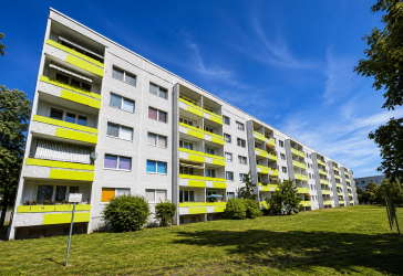 8-RW mit Balkon in der Südstadt zu vermieten!