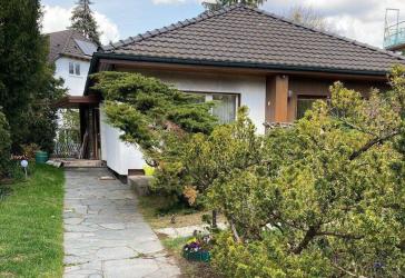 Attraktives Einfamilienhaus auf großem, teilbaren Grundstück, direkt vom Eigentümer, provisionsfrei