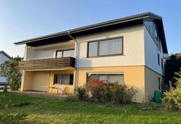 Einfamilienhaus mit Einliegerwohung und Doppelgarage in Walldürn