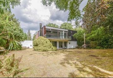 Einfamilienhaus im Bauhaus- /Atelierstil * verglaste Galerie * 5 Zimmer inkl. Kaminzimmer * außergewöhnliches Wohna...