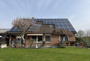 IMMOBILIEN GUMNIOR präsentiert: Zweifamilienhaus in zentraler Lage von Neuenkirchen