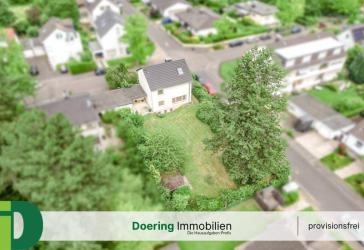 Einfamilienhaus mit Garten und angrenzendem Baugrundstück in Bonn-Niederholtorf