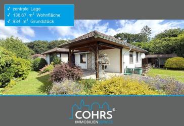 Stilvoller Winkelbungalow in zentraler Lage