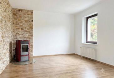 Solides Familienparadies mit gemütlichem Kamin