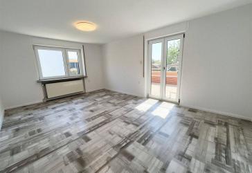 Helle 3-Zimmer-Wohnung mit Terrasse und Garage in Neustadt!